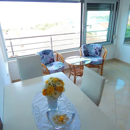 Apartments Linda Trogir Exterior photo